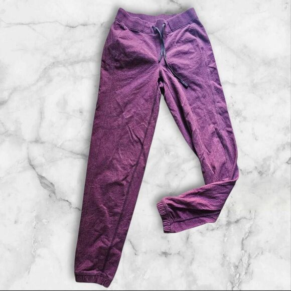 Lululemon Size 4 Magenta Joggers - Picture 1 of 4